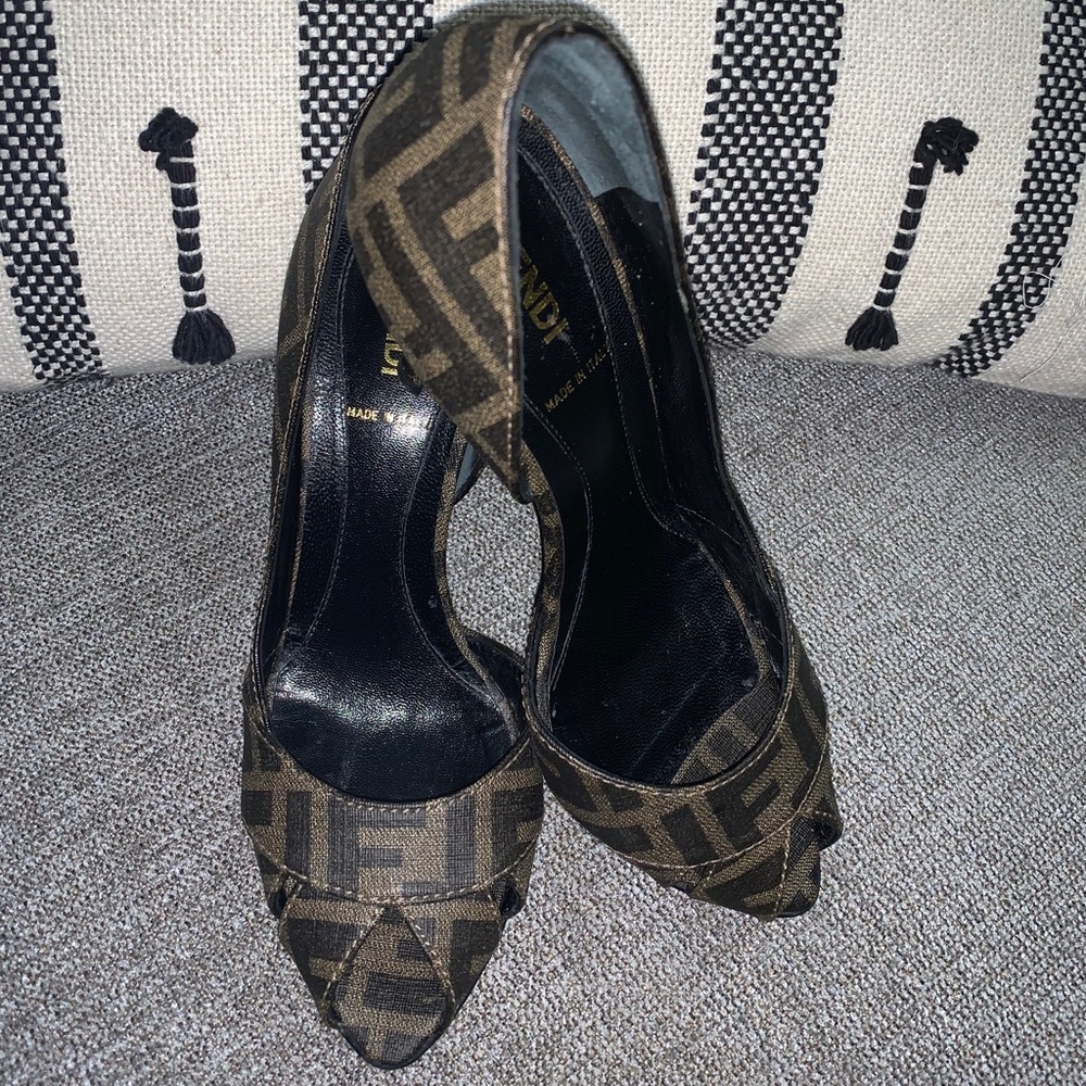 FENDI MONOGRAM BROWN PEEP TOE HEELS, SIZE 6.5